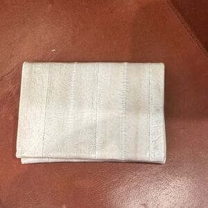 Coin purse white leather good condition see photos Italian